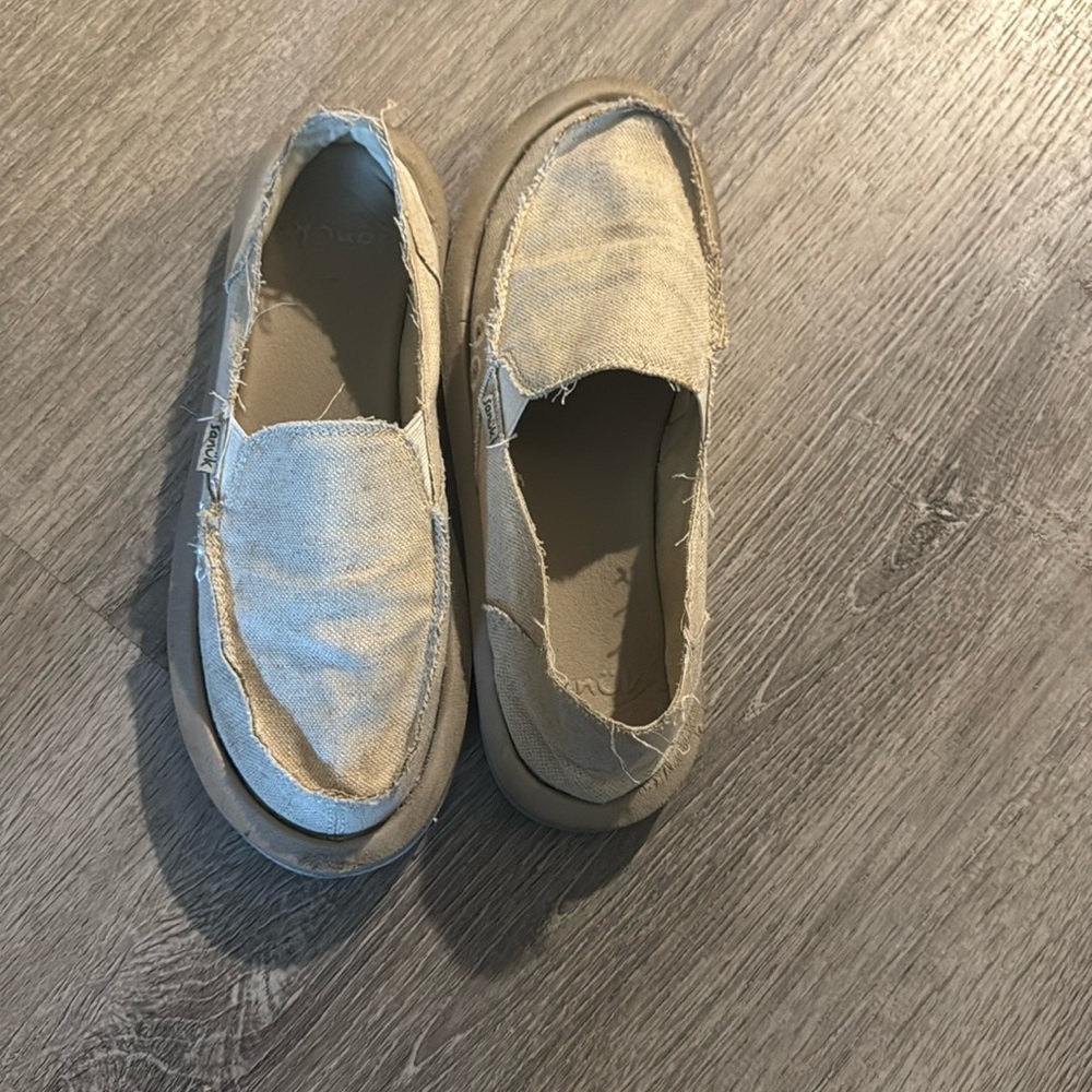 Sanuks